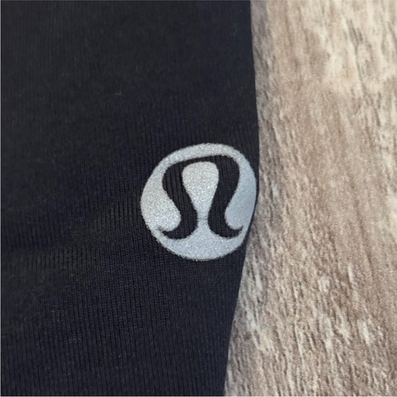 lululemon athletica Black High-Rise Leggings with Side Pockets - Picture 4 of 9